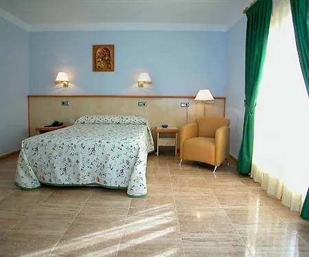 Otel La Torre Los Montesinos